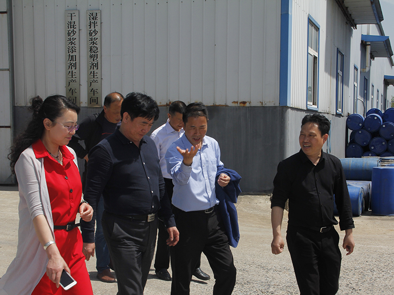 刘书记一行参观公司预拌砂浆外加剂生产中心。