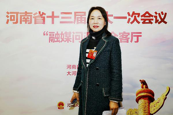 河南省人大代表、信阳灵石副总经理孟旭燕女士专访。